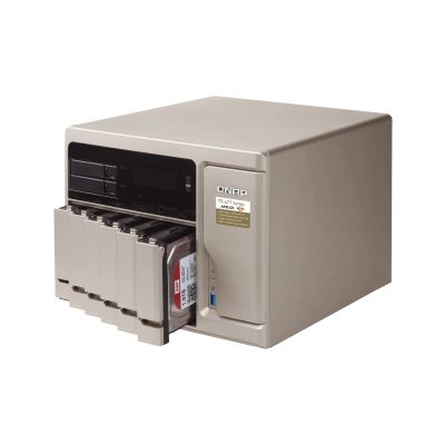 QNAP TS-877 QNAP TS-877