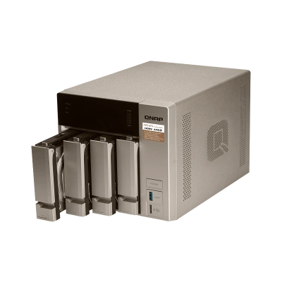 QNAP TVS-473 QNAP TVS-473