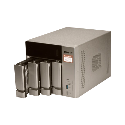 QNAP TVS-473e QNAP TVS-473e